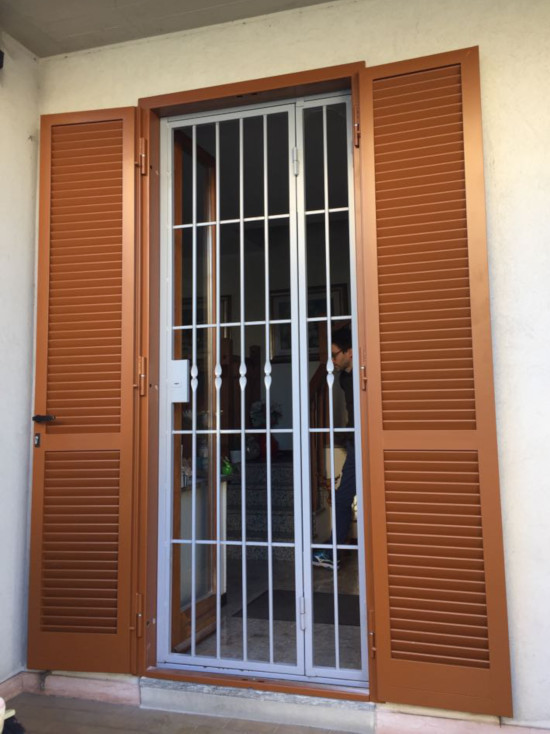 porta finestra con persiana a Piacenza