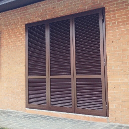 finestra con persiana blindata a Milano