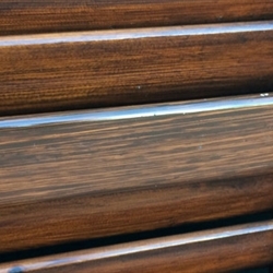 verniciatura acciaio effetto legno